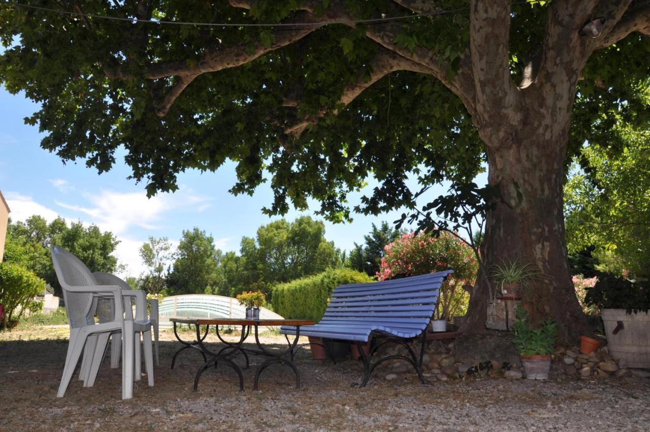 مبيت وإفطار Entraigues-sur-la-Sorgue La Ferme De Tonton Jules Et Mame Julia المظهر الخارجي الصورة